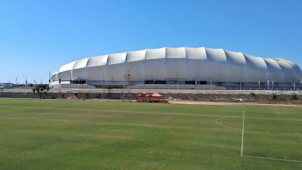 Hoteleros confían en que Mazatlán siga con futbol profesional en El Encanto