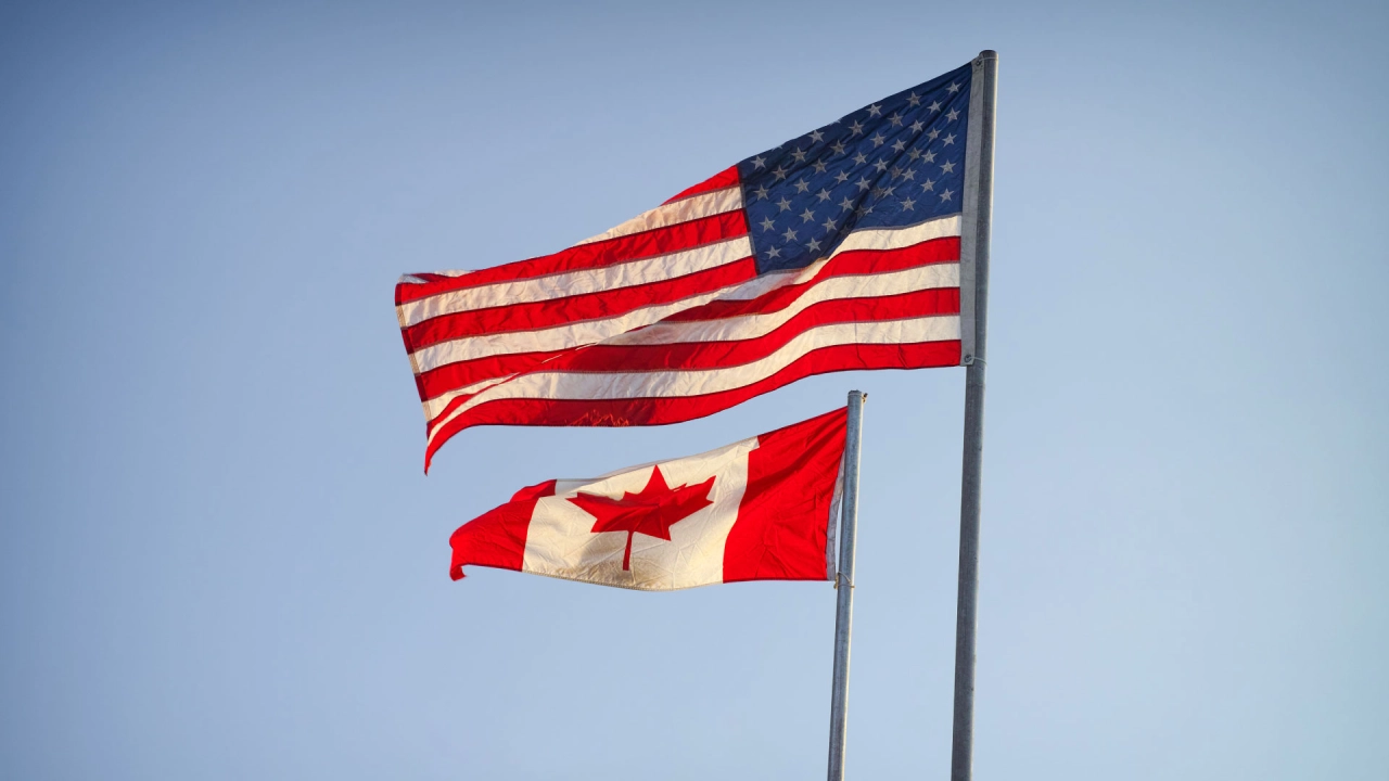 Canadá «evalúa todas las opciones» ante nuevos aranceles de 50% de EU, dice Carney tras llamada con Trump