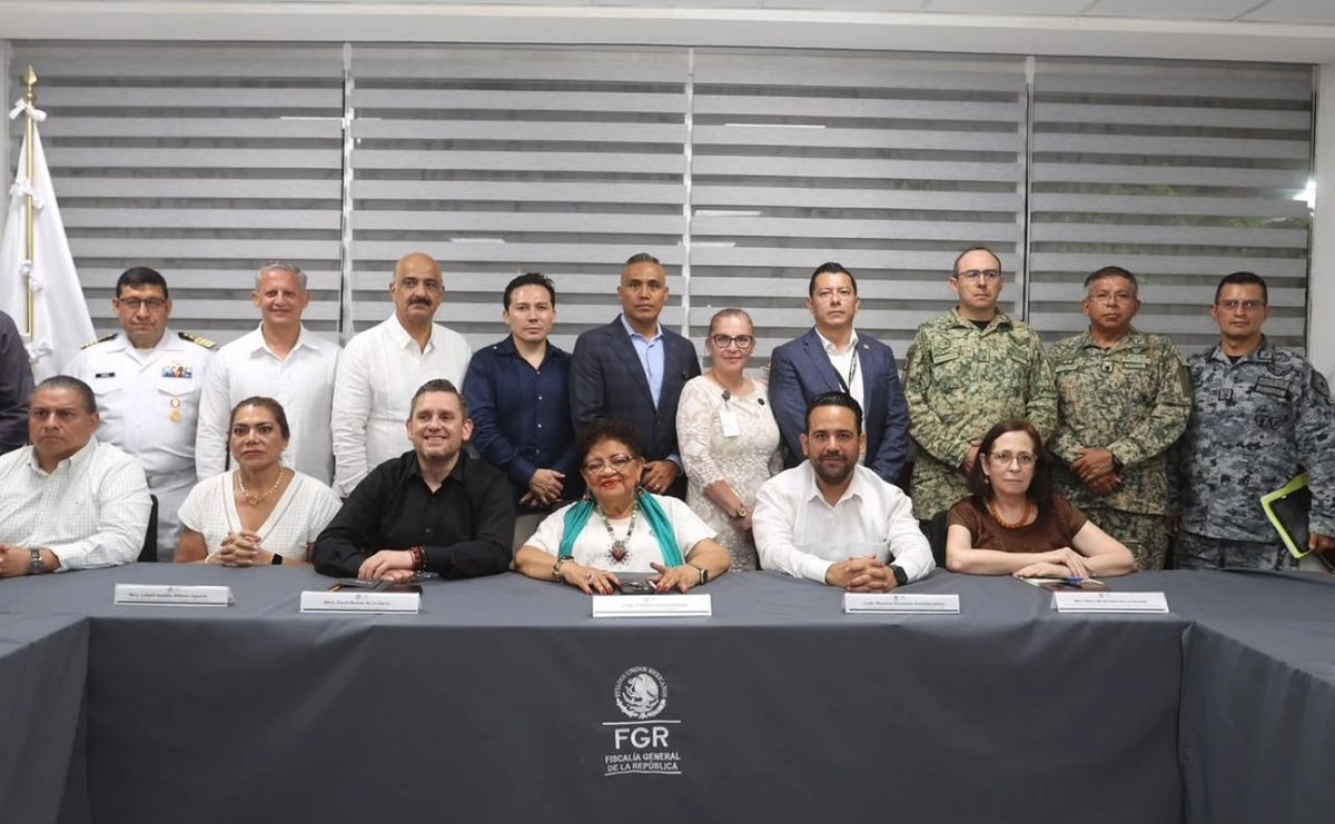 «FGR fortalecerá investigaciones contra el robo de combustible»: Godoy al encabezar reunión en Veracruz