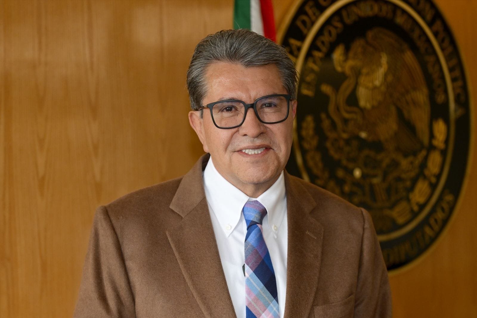 Propone Ricardo Monreal a Morena que no se separen del cargo las y los legisladores que quieren reelegirse
