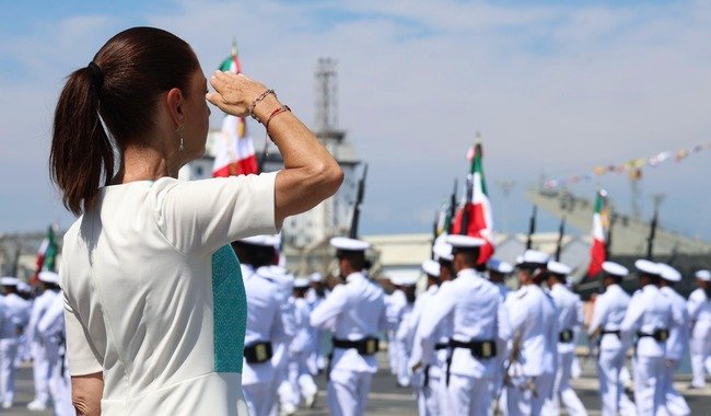 Gracias por defender nuestra soberanía: presidenta en el 205 Aniversario de la Armada de México y a 202 años de la Constitución de 1824